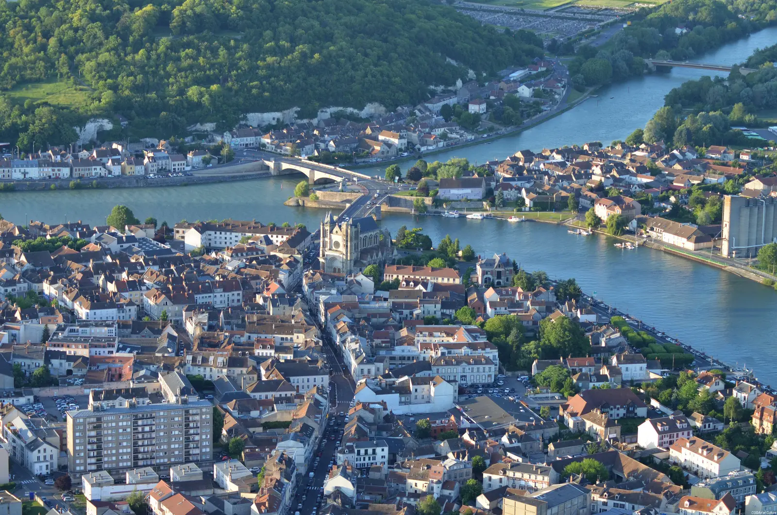 77130 Montereau-Fault-Yonne , 27 bis rue Jean Jaur, beeld van het programma te Montereau-Fault-Yonne