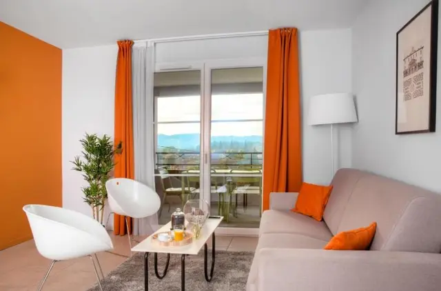 Adonis Le Domaine de Mai, visuel 2