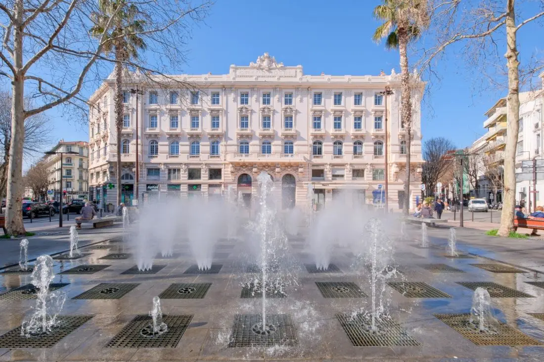 ANTIBES : Le Grand Hôtel — visuel 4