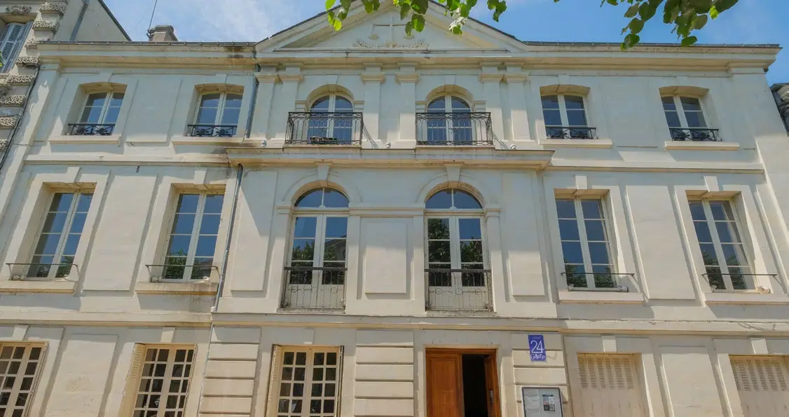 CHINON : Général de Gaulle — vue du programme neuf