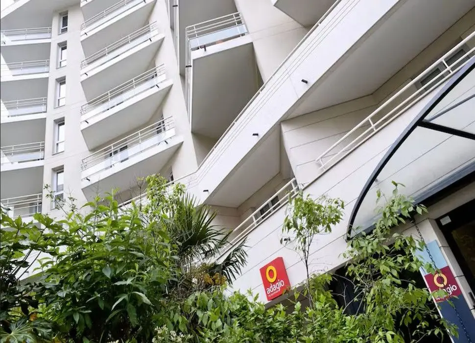 Nieuwbouwproject in Courbevoie, beeld van het programma te Courbevoie