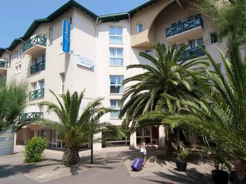 Haguna****, development visual in Biarritz