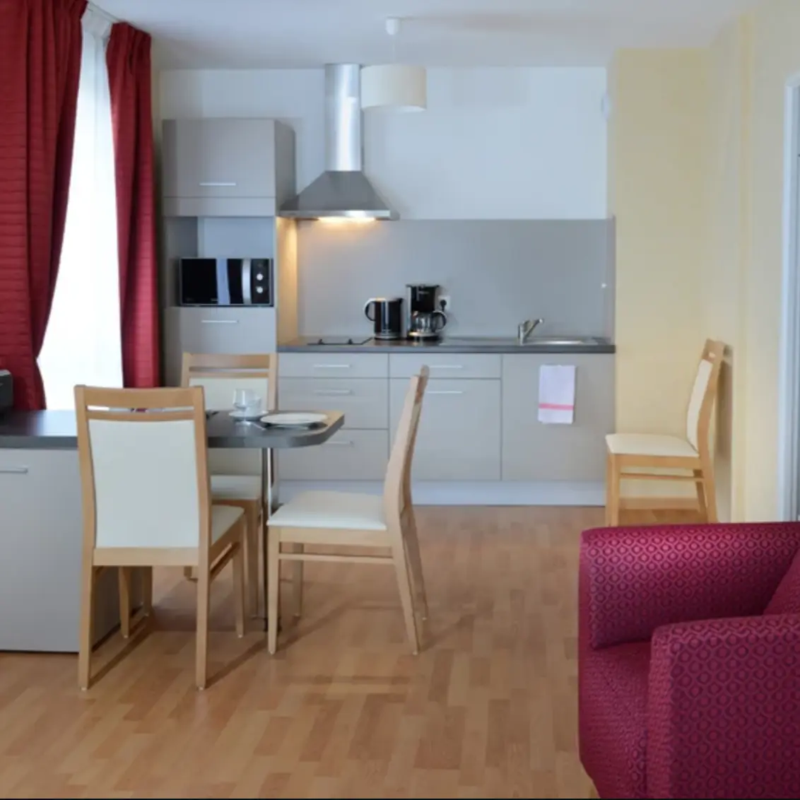 L'Hermine Blanche WASQUEHAL - LILLE - 59 — visuel 2
