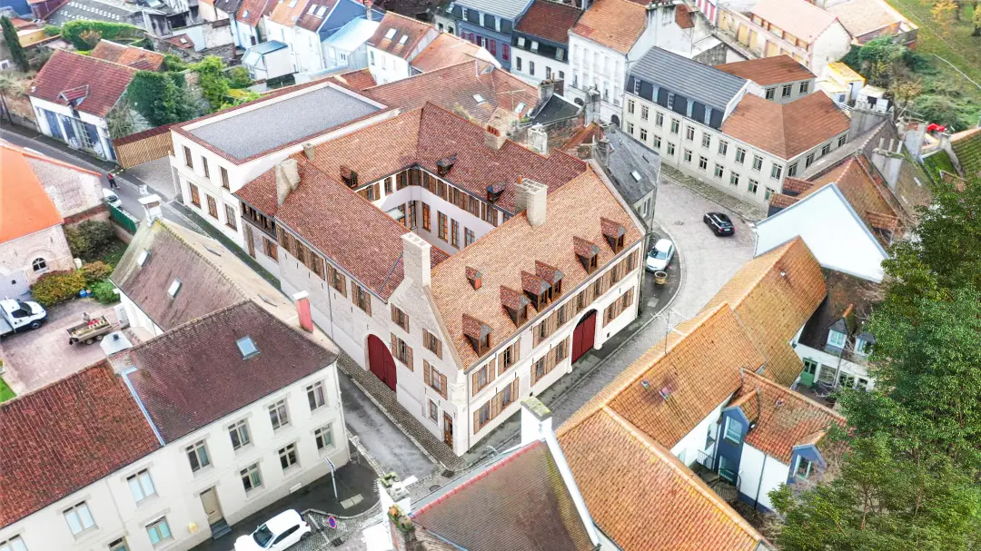 L'HOTEL DE LA COUR DE FRANCE — visuel 2