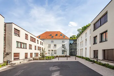 LE CASTEL B — visuel 6