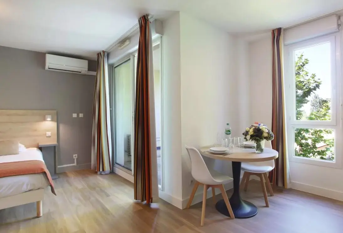 Le Clos de la Chartreuse*** — visuel 2