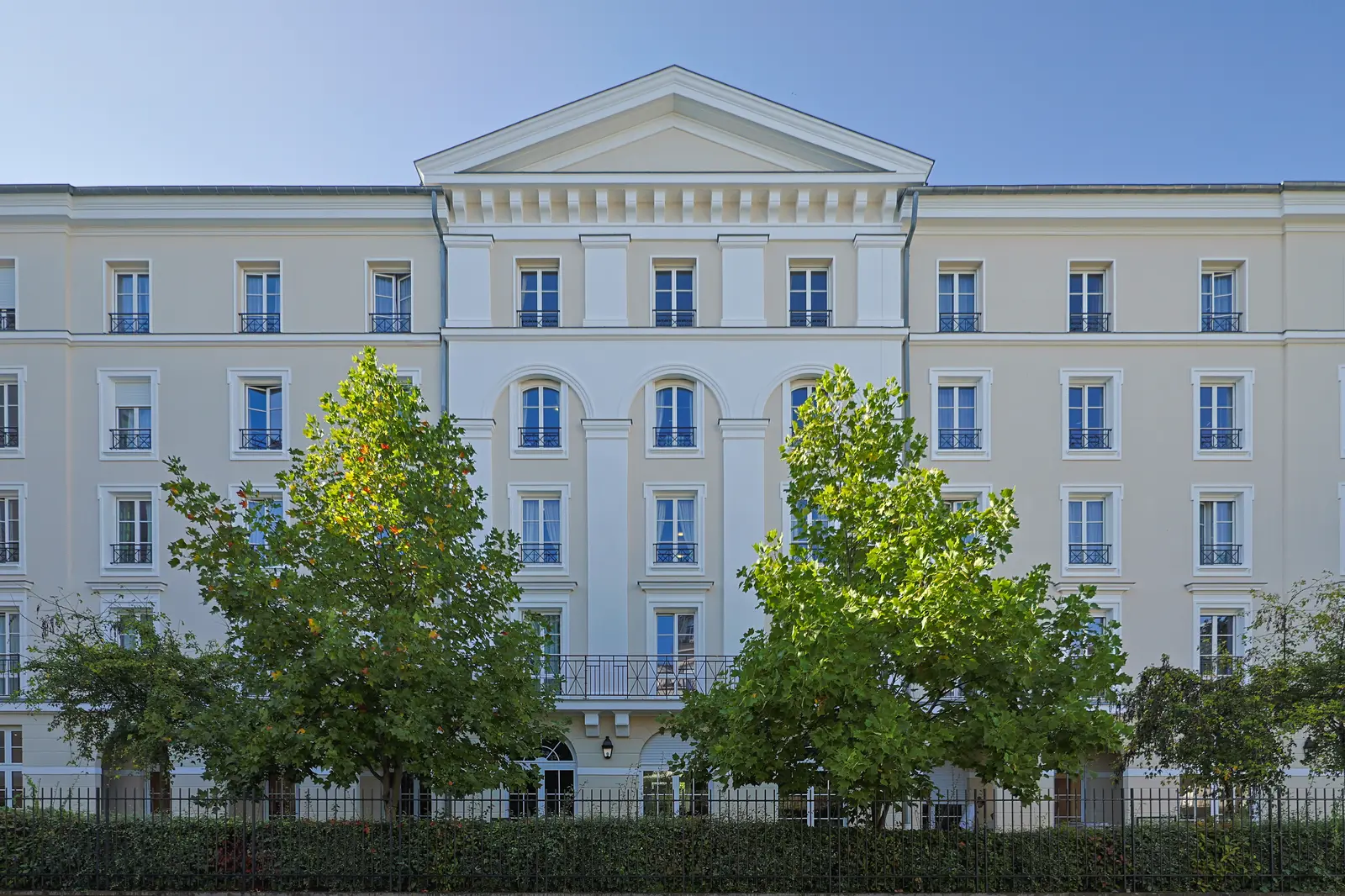 LES BERGES DU DANUBE — visuel