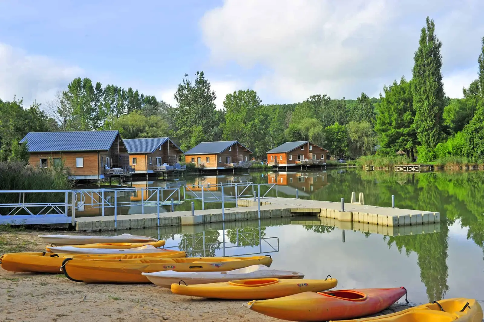 Les Cottages du Lac à Coly-Saint-Amand — vue du programme neuf