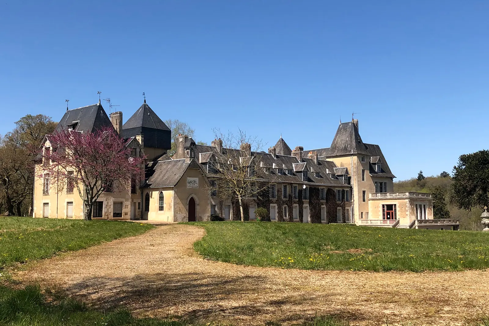 POITIERS-LIGUGÉ : Château de la Mothe — vue du programme neuf
