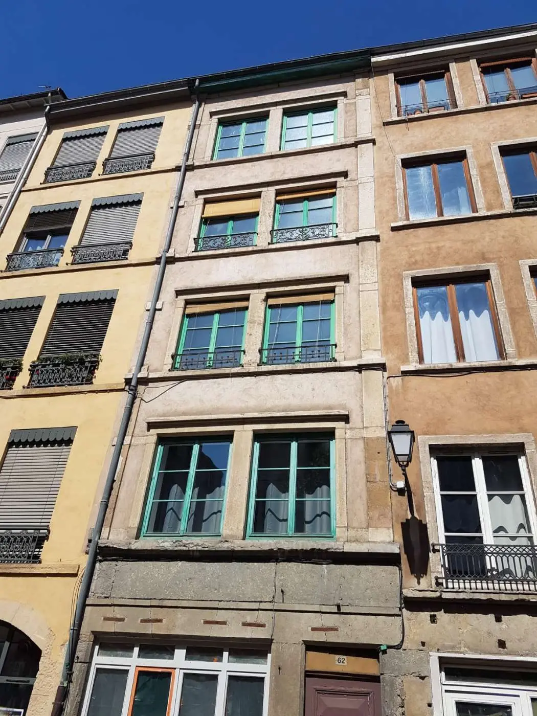 Rue St Georges à Lyon — vue du programme neuf