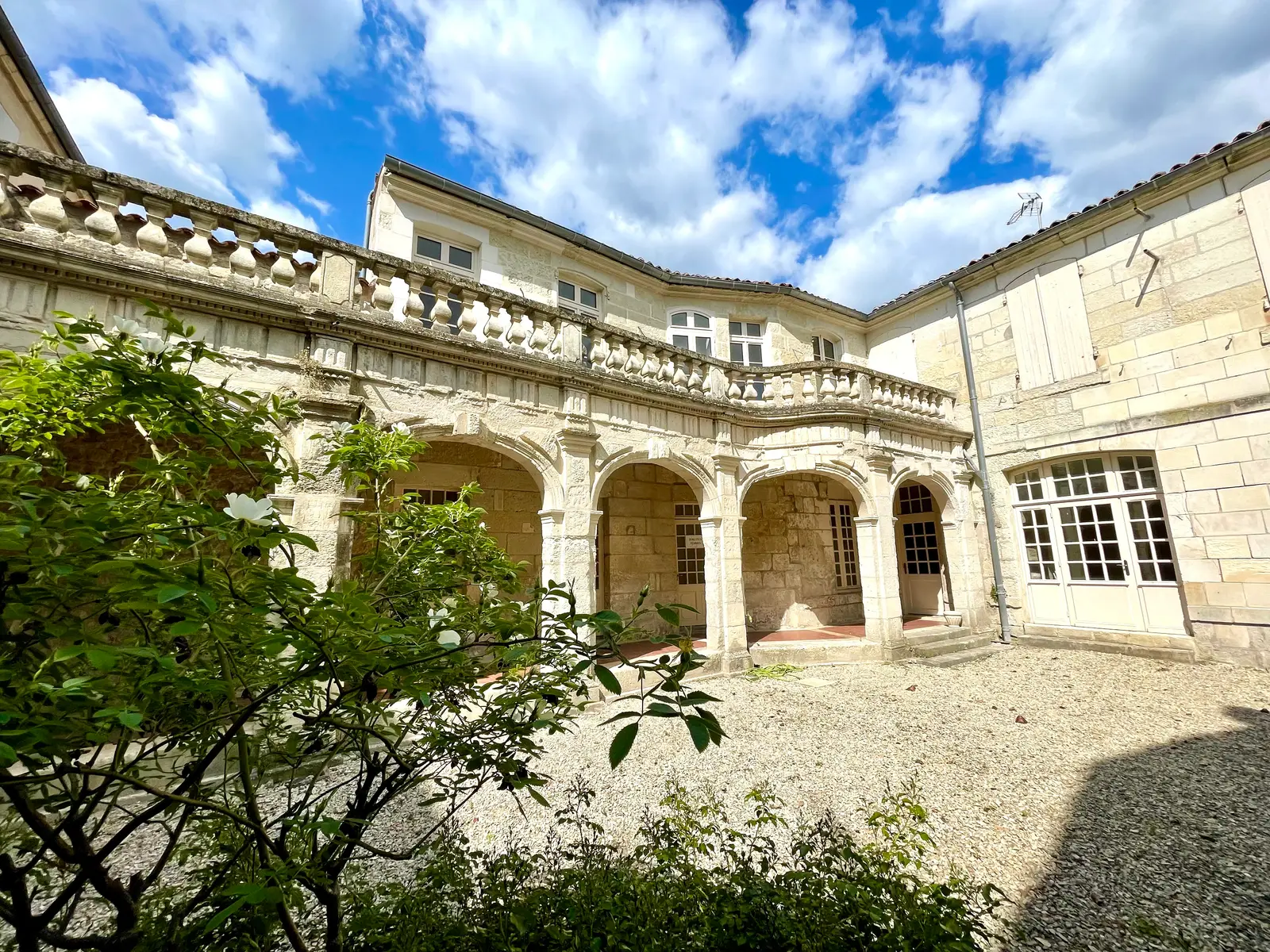 SAINTES : Saint-Michel — vue du programme neuf
