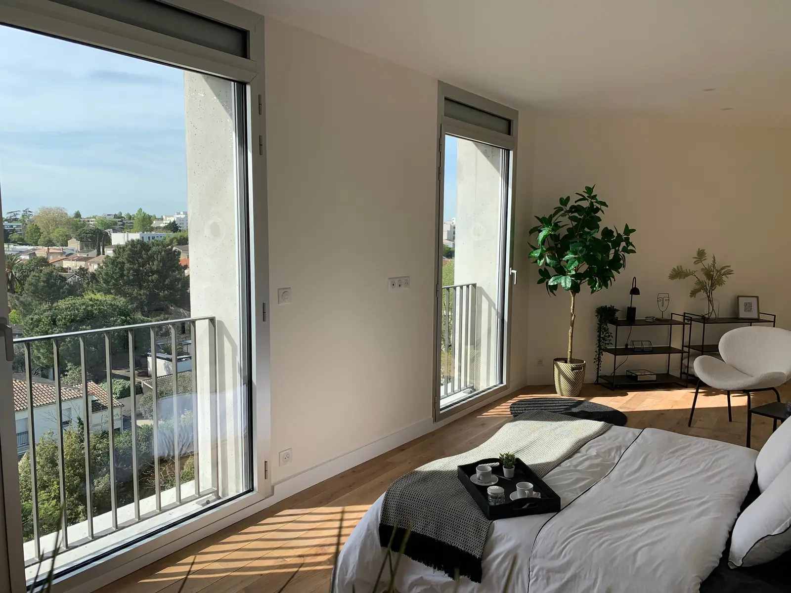 SKYLINE — visuel 24
