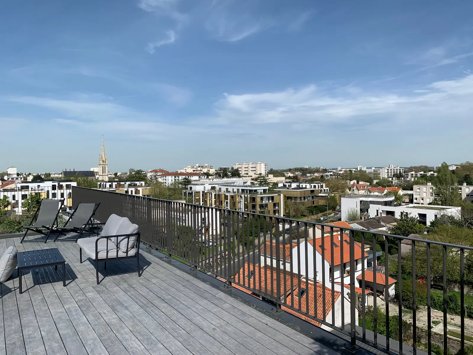 SKYLINE — visuel 23