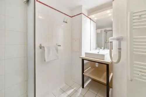 Zenitude - Versailles Saint Cyr l'Ecole - Appart Hôtel — visuel 2